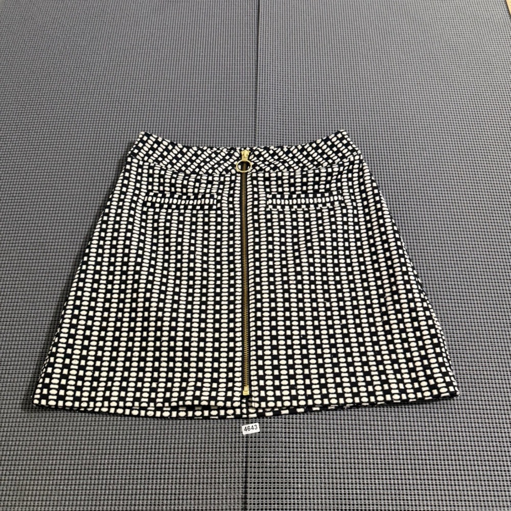 Express Geometric Grid Mini Skirt Size 2 Black White Front Zip A-Line